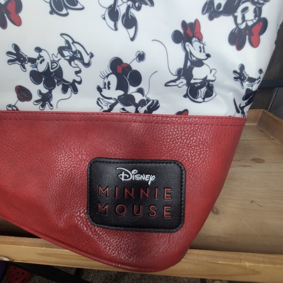 NWT Disney Minnie Mouse Large Tote/ Weekender Bag by Bioworld 22 x 14 x 7 - Picture 4 of 13